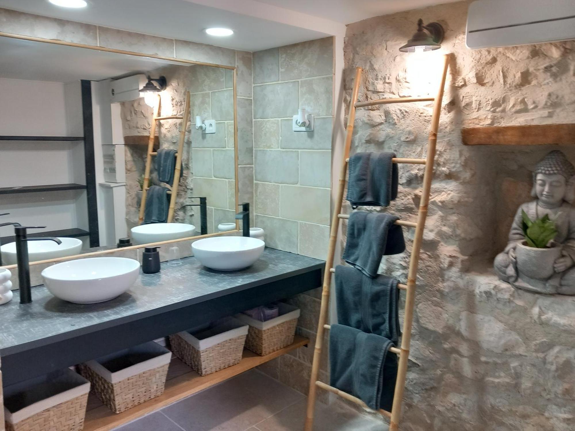 Murs  Chez Daniele Chambre Avec Jacuzzi Et Terrasse Privee المظهر الخارجي الصورة
